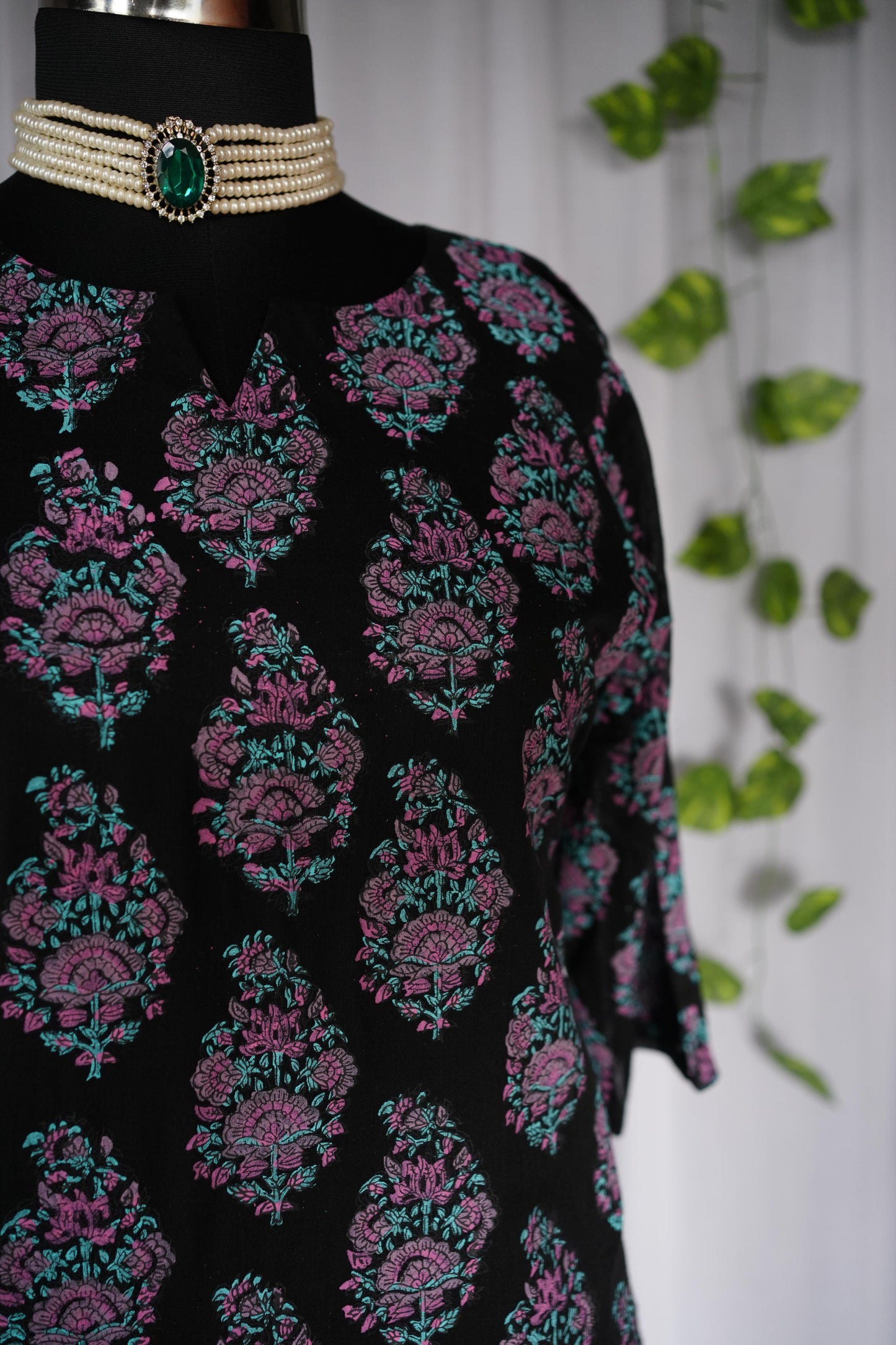 Ardra Black Floral Kurta (With Lining)