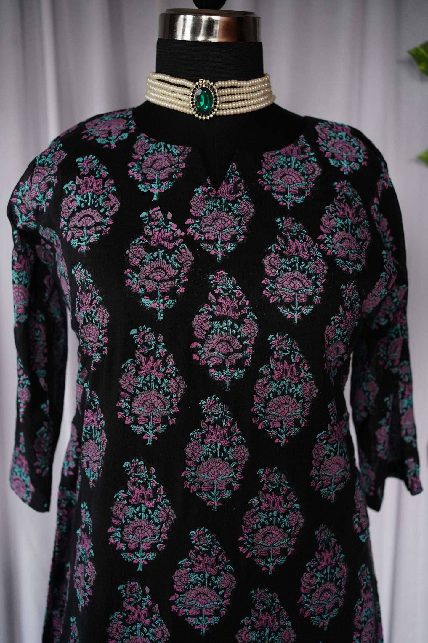 Ardra Black Floral Kurta (With Lining)