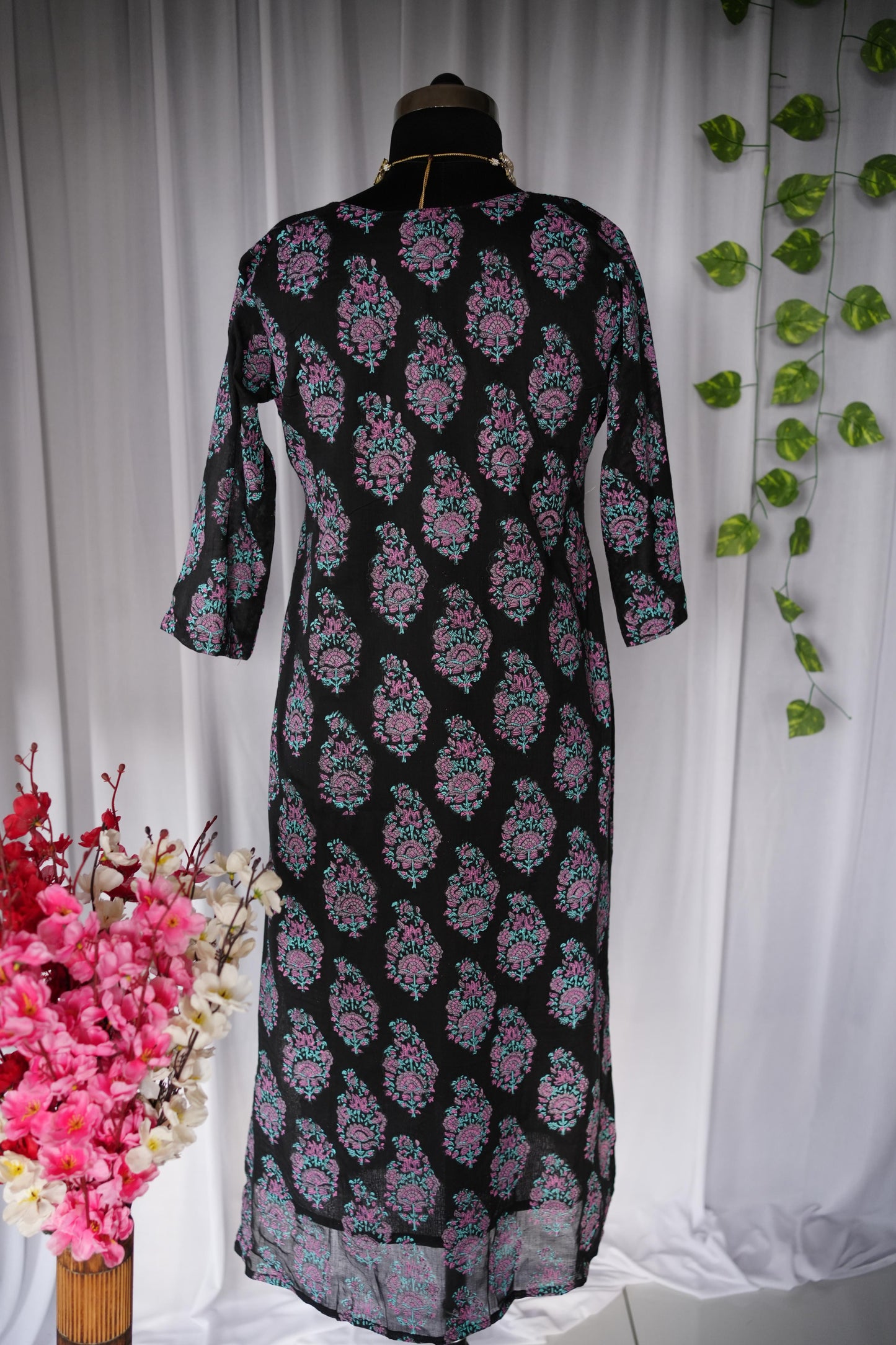 Ardra Black Floral Kurta (With Lining)