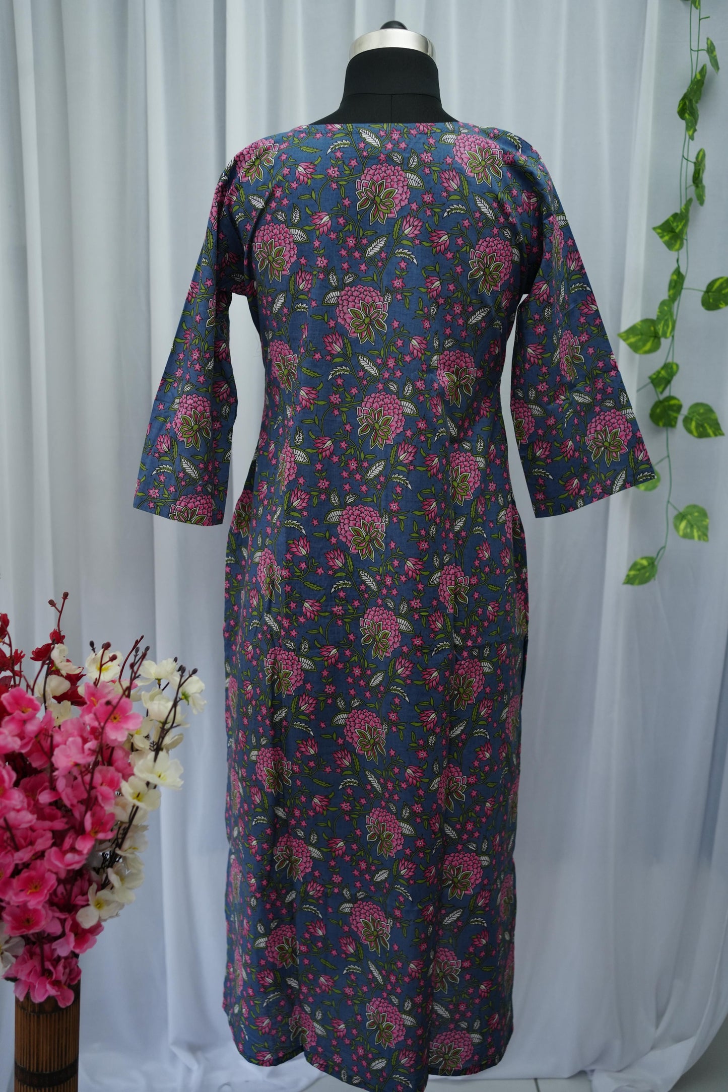 Ardra Gray Lotus Kurta